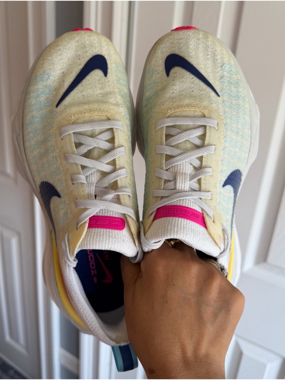 Nike ZoomX Invincible Run 3 White Deep Royal
Fierce Pink Size: 8 - Picture 6 of 10